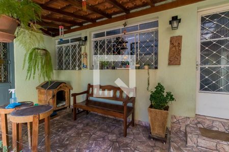 Casa à venda com 250m², 3 quartos e 5 vagas Casa à venda com 250m², 3 quartos e 5 vagasQuintal