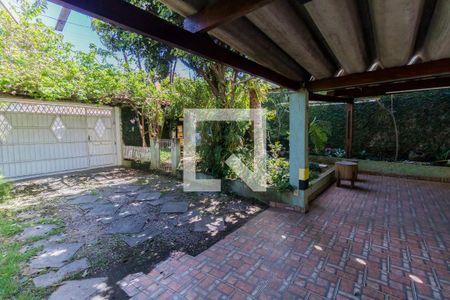 Casa à venda com 250m², 3 quartos e 5 vagas Casa à venda com 250m², 3 quartos e 5 vagasGaragem