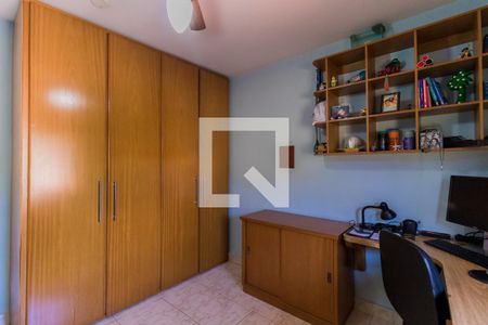 Casa à venda com 250m², 3 quartos e 5 vagas Casa à venda com 250m², 3 quartos e 5 vagasQuarto 2