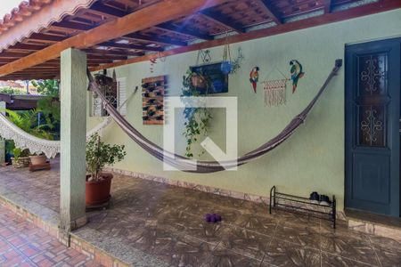 Casa à venda com 250m², 3 quartos e 5 vagas Casa à venda com 250m², 3 quartos e 5 vagasQuintal