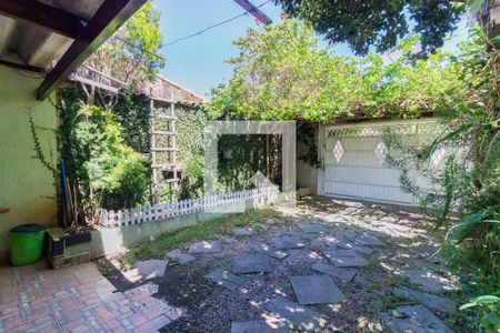 Casa à venda com 250m², 3 quartos e 5 vagas Casa à venda com 250m², 3 quartos e 5 vagasGaragem