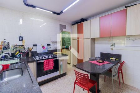 Casa à venda com 250m², 3 quartos e 5 vagas Casa à venda com 250m², 3 quartos e 5 vagasCozinha