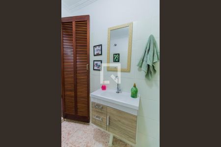 Casa à venda com 250m², 3 quartos e 5 vagas Casa à venda com 250m², 3 quartos e 5 vagasLavabo