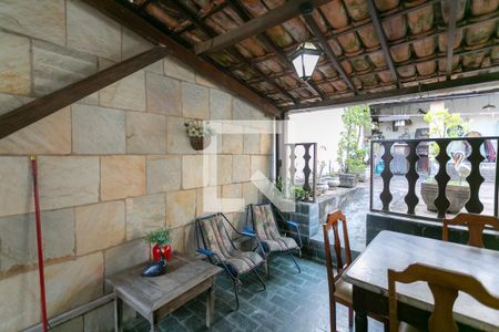 Casa à venda com 200m², 3 quartos e 1 vaga Casa à venda com 200m², 3 quartos e 1 vagavaranda