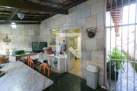 Casa à venda com 200m², 3 quartos e 1 vaga Casa à venda com 200m², 3 quartos e 1 vagavaranda