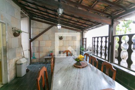 Casa à venda com 200m², 3 quartos e 1 vaga Casa à venda com 200m², 3 quartos e 1 vagavaranda