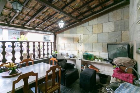 Casa à venda com 200m², 3 quartos e 1 vaga Casa à venda com 200m², 3 quartos e 1 vagavaranda