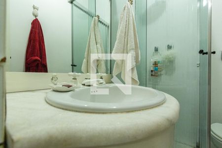 Casa à venda com 232m², 3 quartos e 2 vagasBanheiro da Suíte 2