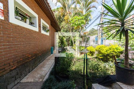 Casa à venda com 232m², 3 quartos e 2 vagasQuintal/Jardim