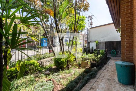 Casa à venda com 232m², 3 quartos e 2 vagasQuintal/Jardim
