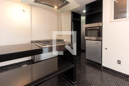 Apartamento à venda com 210m², 2 quartos e 2 vagas Apartamento à venda com 210m², 2 quartos e 2 vagasCozinha