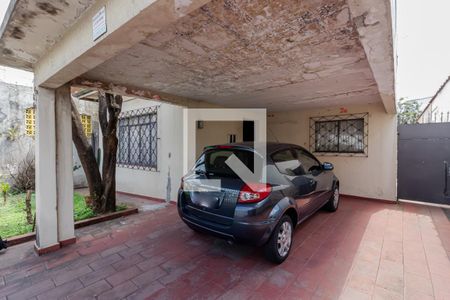 Casa à venda com 950m², 5 quartos e 4 vagas Casa à venda com 950m², 5 quartos e 4 vagasGaragem