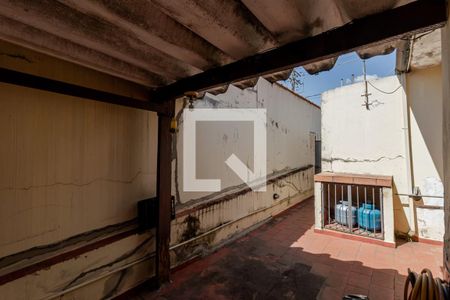 Casa à venda com 950m², 5 quartos e 4 vagas Casa à venda com 950m², 5 quartos e 4 vagasCorredor Lateral