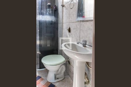 Casa à venda com 200m², 4 quartos e sem vaga Casa à venda com 200m², 4 quartos e sem vagaBanheiro