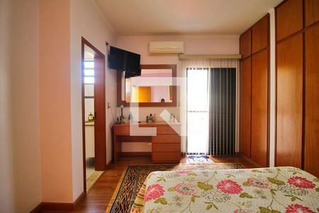 Casa à venda com 300m², 4 quartos e 6 vagasSuíte 1