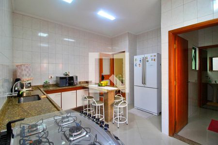 Casa à venda com 300m², 4 quartos e 6 vagasCozinha