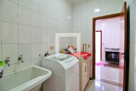 Casa à venda com 300m², 4 quartos e 6 vagasÁrea de Serviço