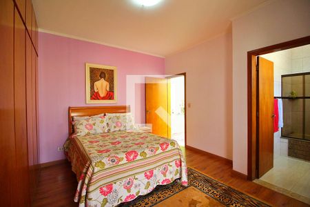 Casa à venda com 300m², 4 quartos e 6 vagasSuíte 1