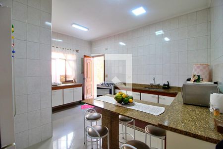 Casa à venda com 300m², 4 quartos e 6 vagasCozinha