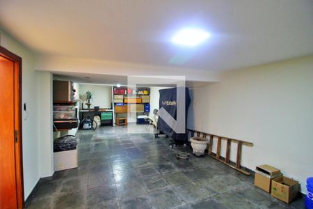 Casa à venda com 300m², 4 quartos e 6 vagasDepósito