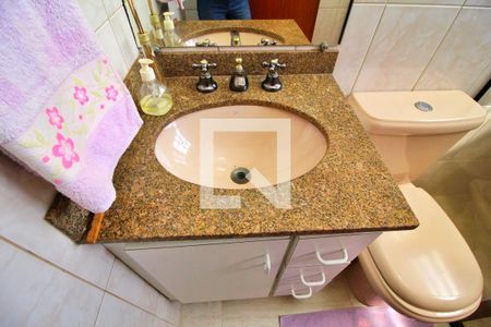 Casa à venda com 300m², 4 quartos e 6 vagasBanheiro da Suíte 2