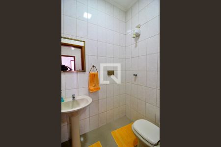 Casa à venda com 300m², 4 quartos e 6 vagasBanheiro de Serviço