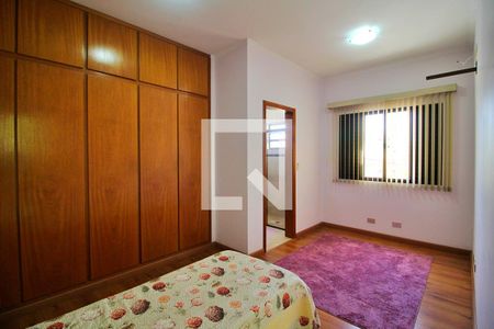 Casa à venda com 300m², 4 quartos e 6 vagasSuíte 2