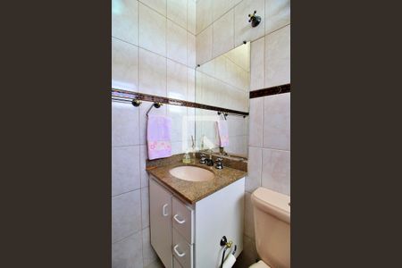 Casa à venda com 300m², 4 quartos e 6 vagasBanheiro da Suíte 2