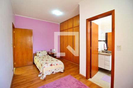 Casa à venda com 300m², 4 quartos e 6 vagasSuíte 2