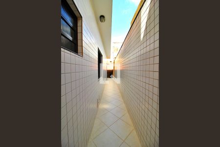 Casa à venda com 300m², 4 quartos e 6 vagasCorredor