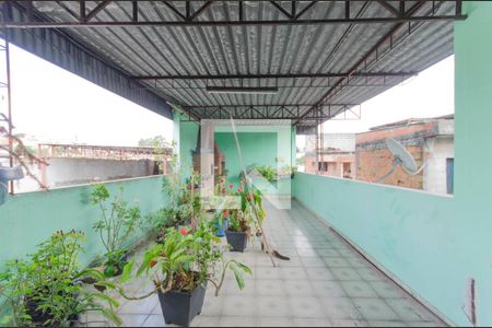 Casa à venda com 224m², 4 quartos e 2 vagas Casa à venda com 224m², 4 quartos e 2 vagasTerraço