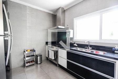 Casa à venda com 640m², 4 quartos e 7 vagas Casa à venda com 640m², 4 quartos e 7 vagasCozinha