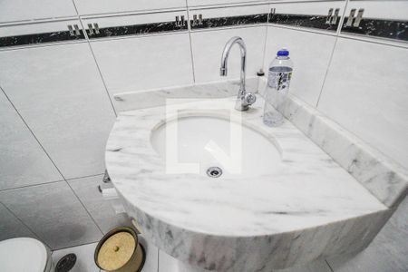 Casa à venda com 640m², 4 quartos e 7 vagas Casa à venda com 640m², 4 quartos e 7 vagasBanheiro de serviço 1