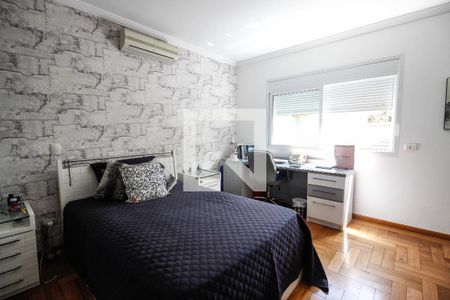 Casa à venda com 640m², 4 quartos e 7 vagas Casa à venda com 640m², 4 quartos e 7 vagasQuarto 3