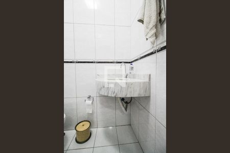 Casa à venda com 640m², 4 quartos e 7 vagas Casa à venda com 640m², 4 quartos e 7 vagasBanheiro de serviço 1