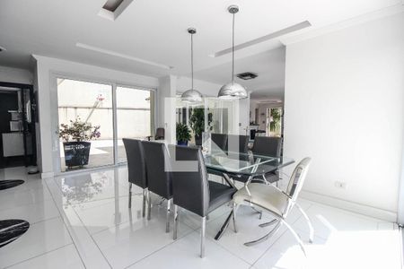 Casa à venda com 640m², 4 quartos e 7 vagas Casa à venda com 640m², 4 quartos e 7 vagasSala de jantar