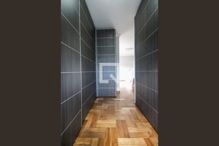 Casa à venda com 640m², 4 quartos e 7 vagas Casa à venda com 640m², 4 quartos e 7 vagasCloset