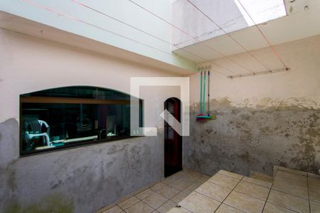 Casa à venda com 170m², 3 quartos e sem vagaÁrea de serviço/Quintal