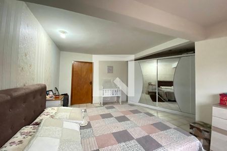 Casa à venda com 230m², 5 quartos e 4 vagasQuarto 5 - Suite