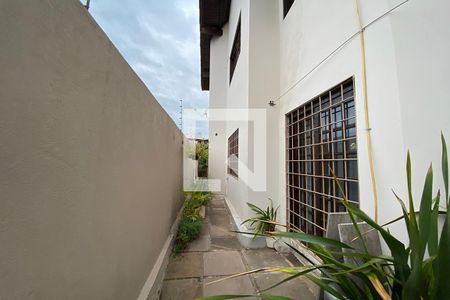Casa à venda com 230m², 5 quartos e 4 vagasÁrea Externa