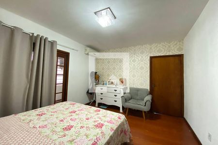 Casa à venda com 230m², 5 quartos e 4 vagasQuarto 1 - Suíte