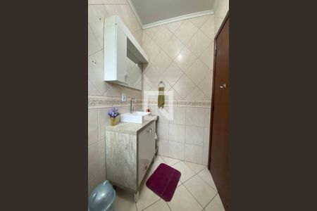 Casa à venda com 230m², 5 quartos e 4 vagasBanheiro 2