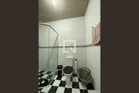 Casa à venda com 230m², 5 quartos e 4 vagasBanheiro da Suíte