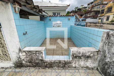 Apartamento à venda com 120m², 2 quartos e 2 vagasTerraço - Piscina desativada