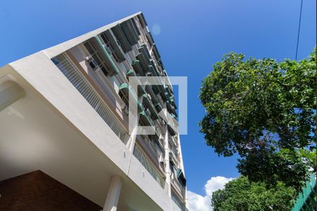Apartamento à venda com 110m², 2 quartos e 1 vaga Apartamento à venda com 110m², 2 quartos e 1 vagaFachada