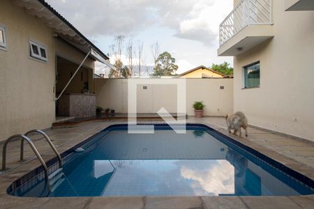 Casa à venda com 365m², 4 quartos e 4 vagas Casa à venda com 365m², 4 quartos e 4 vagasquintal