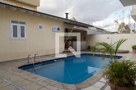 Casa à venda com 365m², 4 quartos e 4 vagas Casa à venda com 365m², 4 quartos e 4 vagasquintal