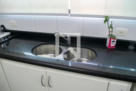 Casa à venda com 365m², 4 quartos e 4 vagas Casa à venda com 365m², 4 quartos e 4 vagascozinha