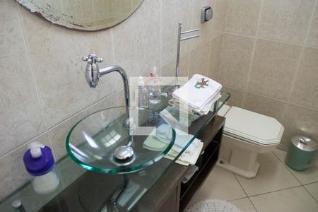 Casa à venda com 365m², 4 quartos e 4 vagas Casa à venda com 365m², 4 quartos e 4 vagaslavabo