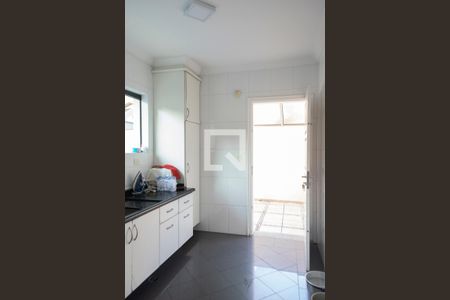 Casa à venda com 365m², 4 quartos e 4 vagas Casa à venda com 365m², 4 quartos e 4 vagasárea de serviço